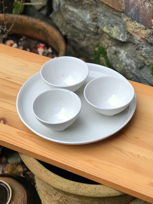 Serve plate with three bowls